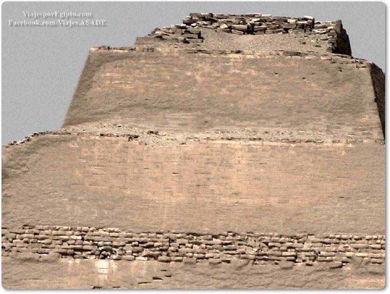 📷 Escalones superiores de la pirámide de Maidum